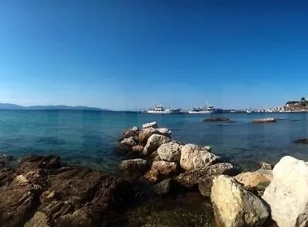 Ferienwohnung Μεζονετα Nea Roda Exterior foto
